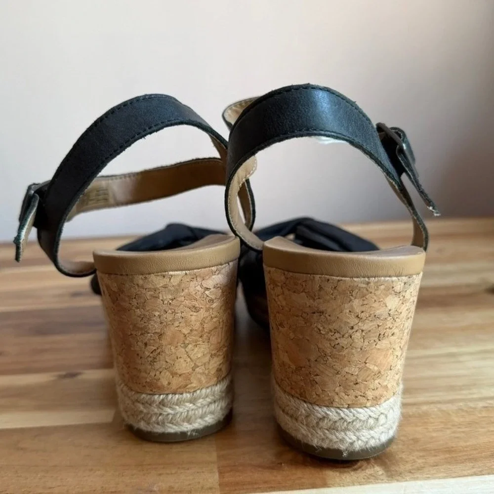 UGG Women's Joslyn Wedge Sandal - Size 8 Black